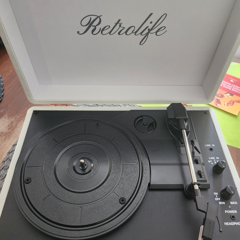 Retrolife Black Turntable